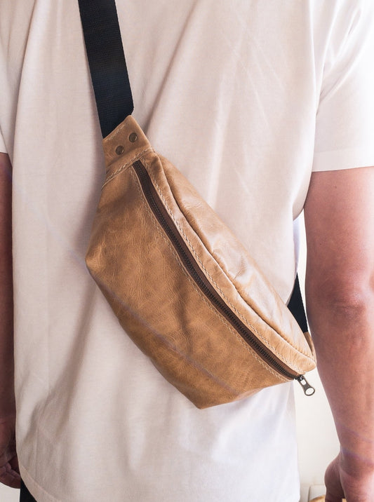 Sanna Leather George soft moonbag