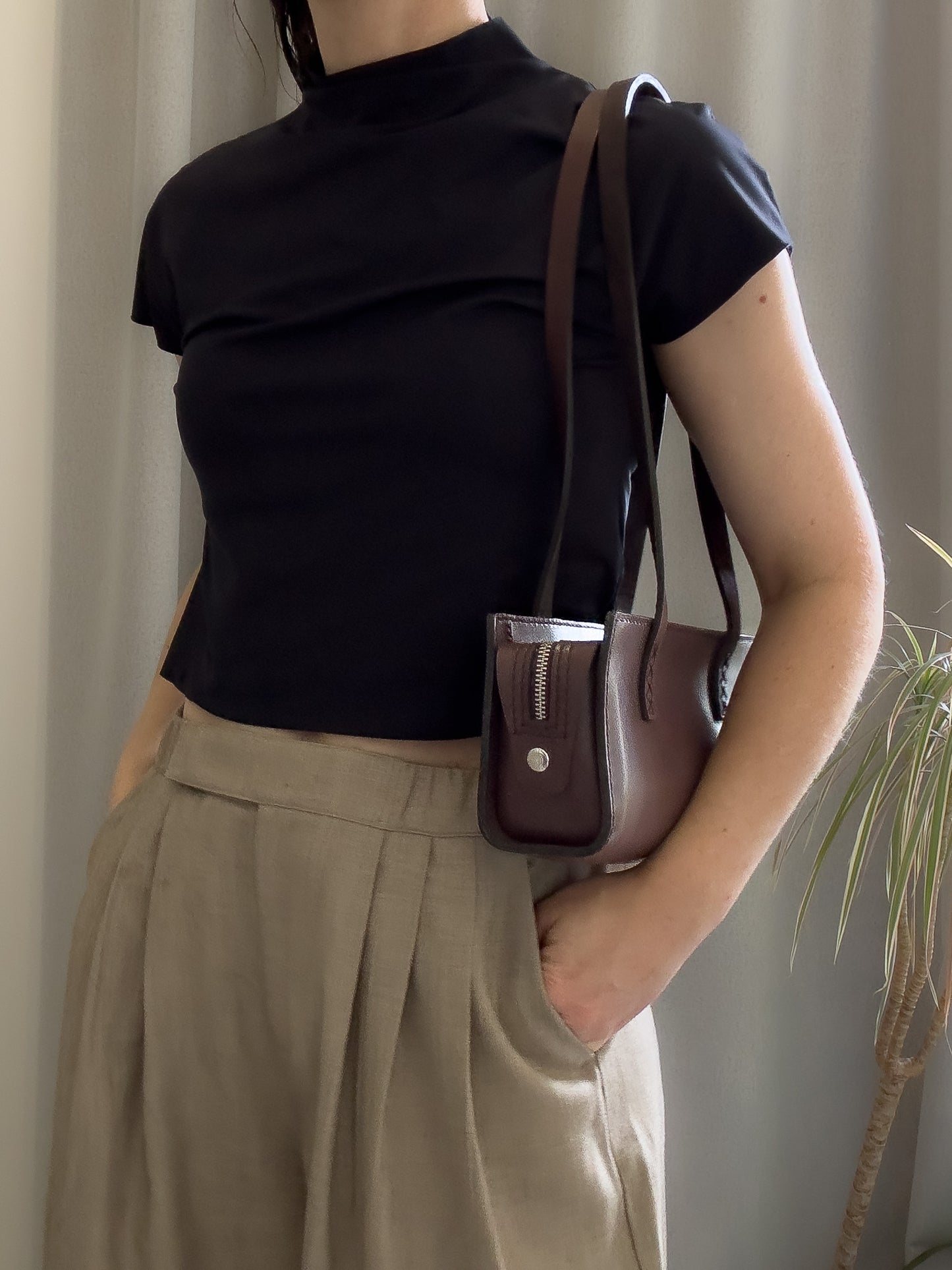 Sanna Leather Karatara handbag