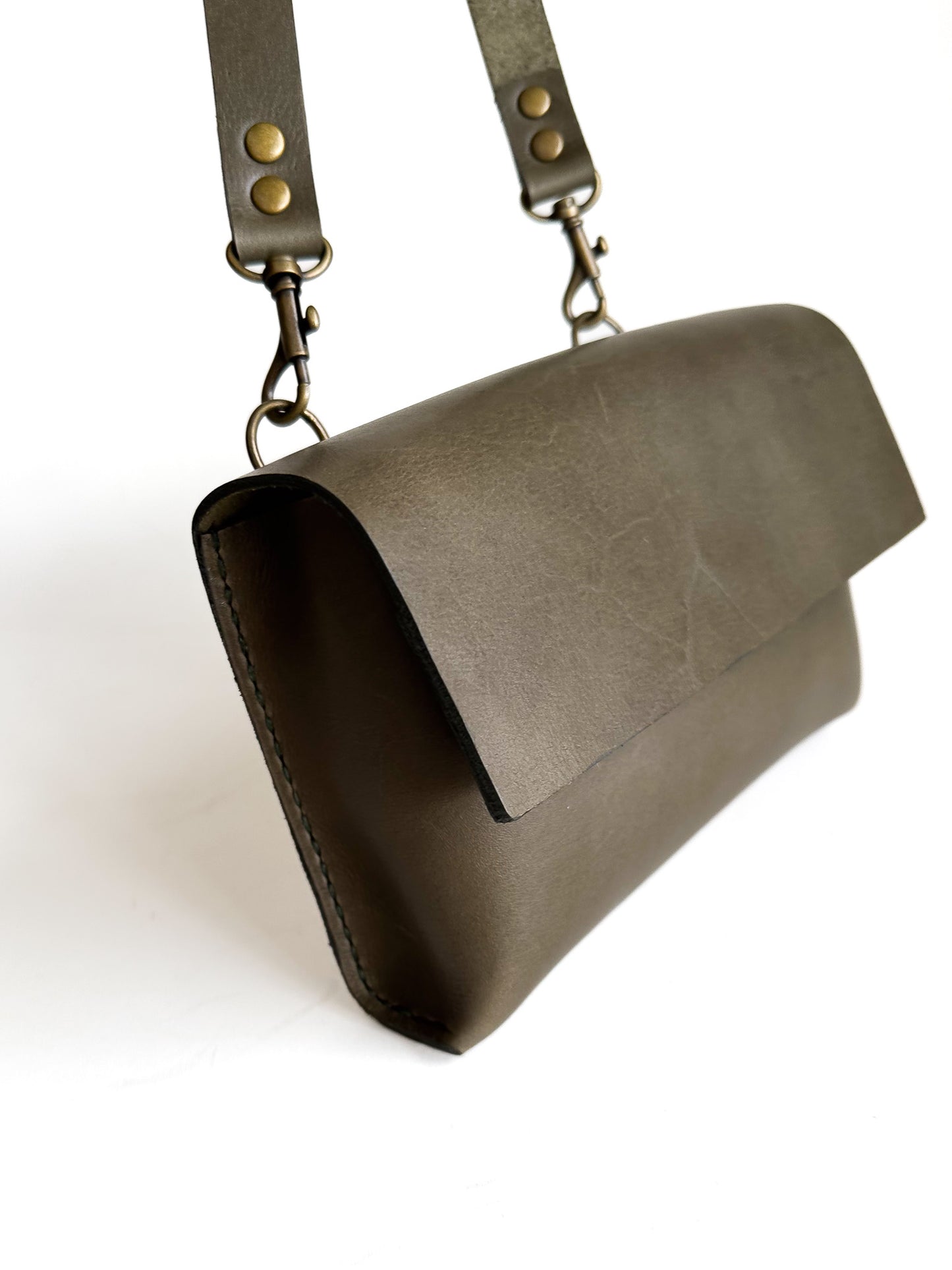 Sanna Leather Lantau unisex handbag