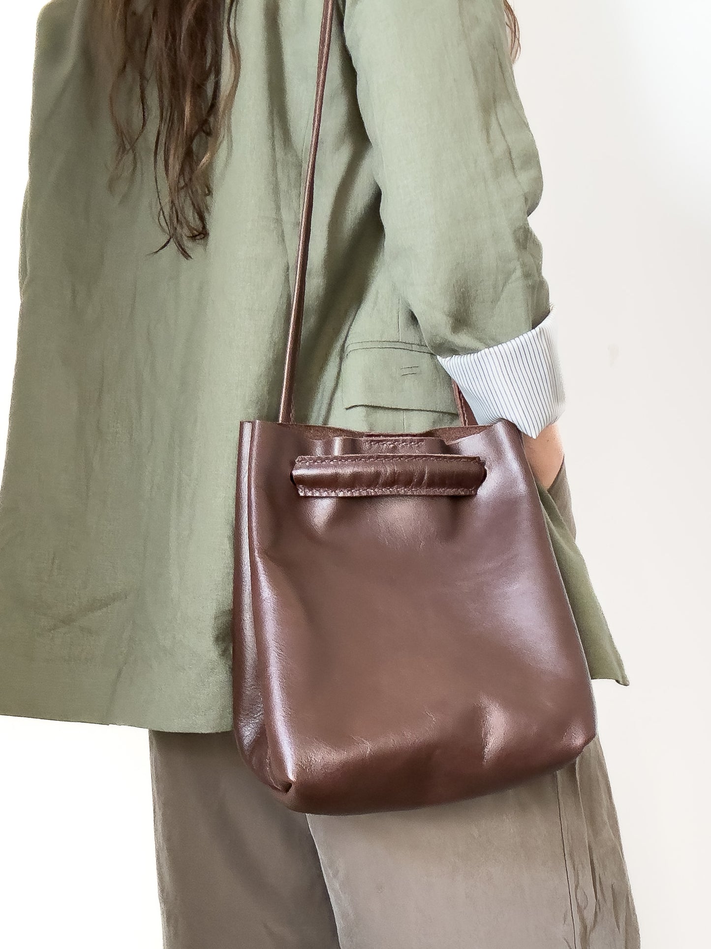 Sanna Leather Aberdeen bucket bag