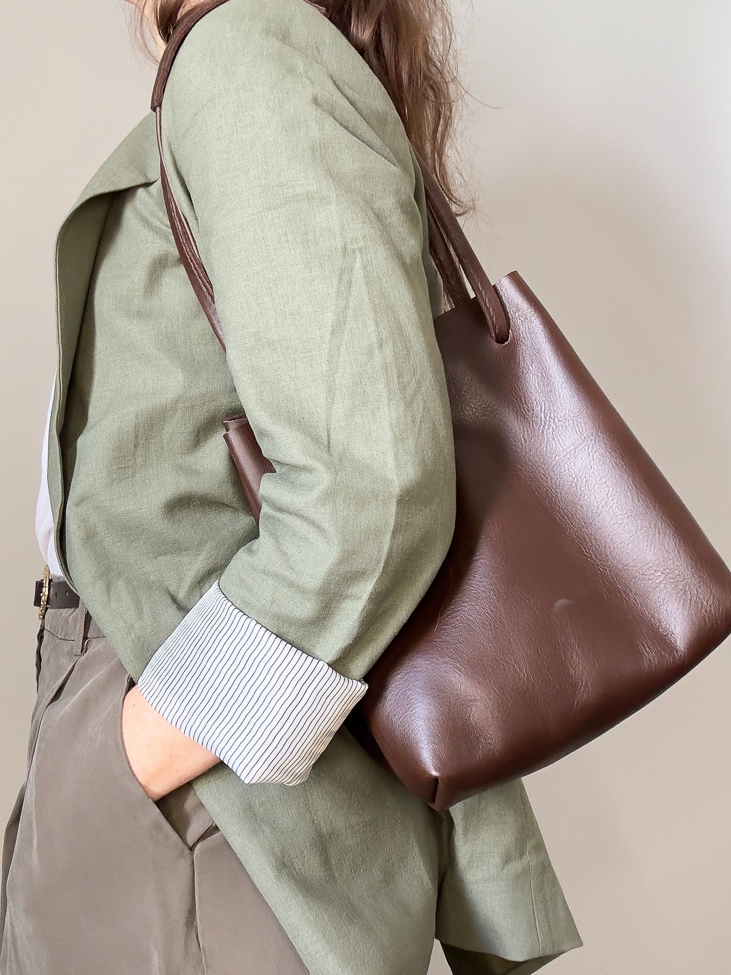 Sanna Leather Aberdeen bucket bag
