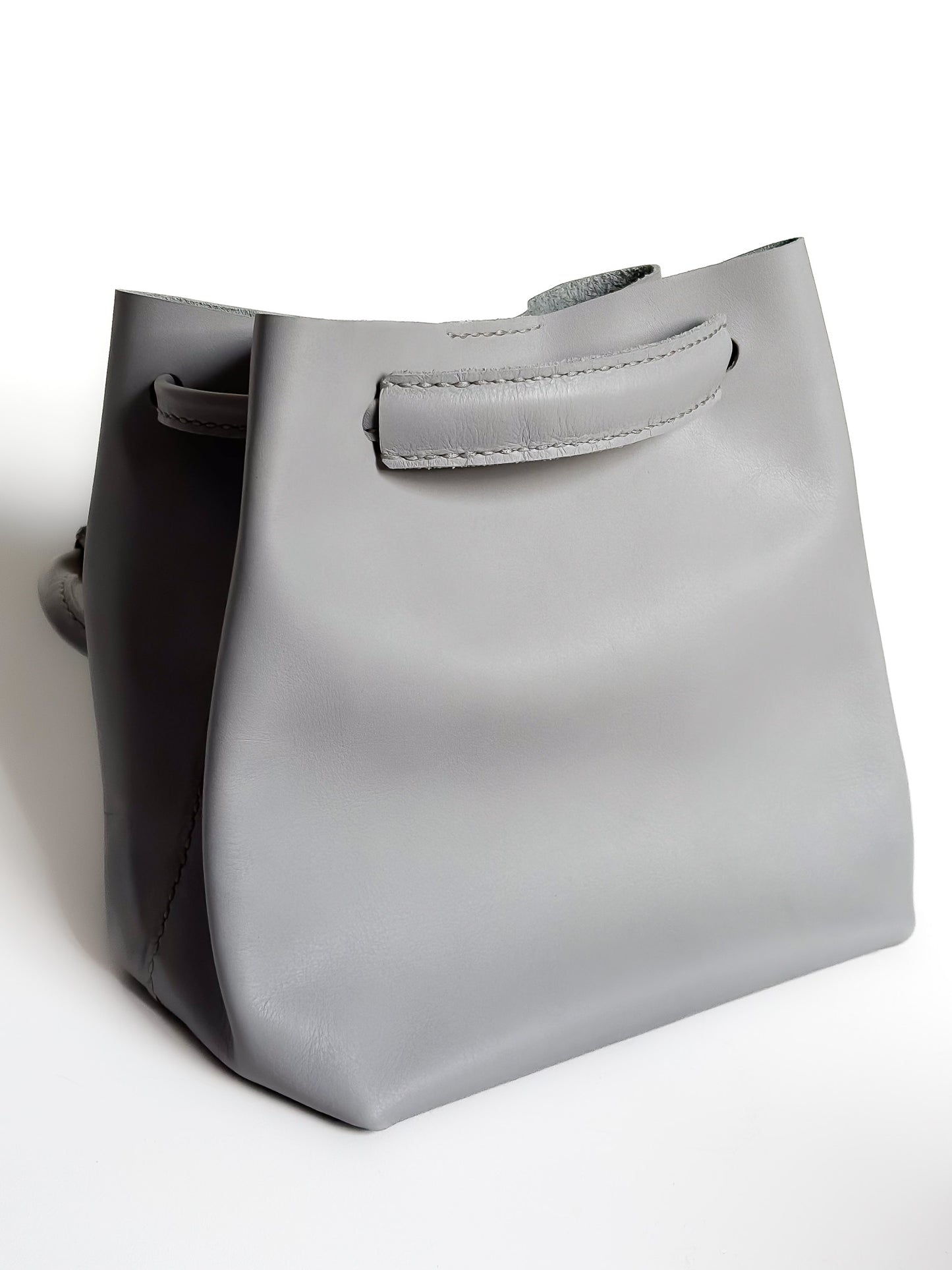 Sanna Leather Aberdeen bucket bag