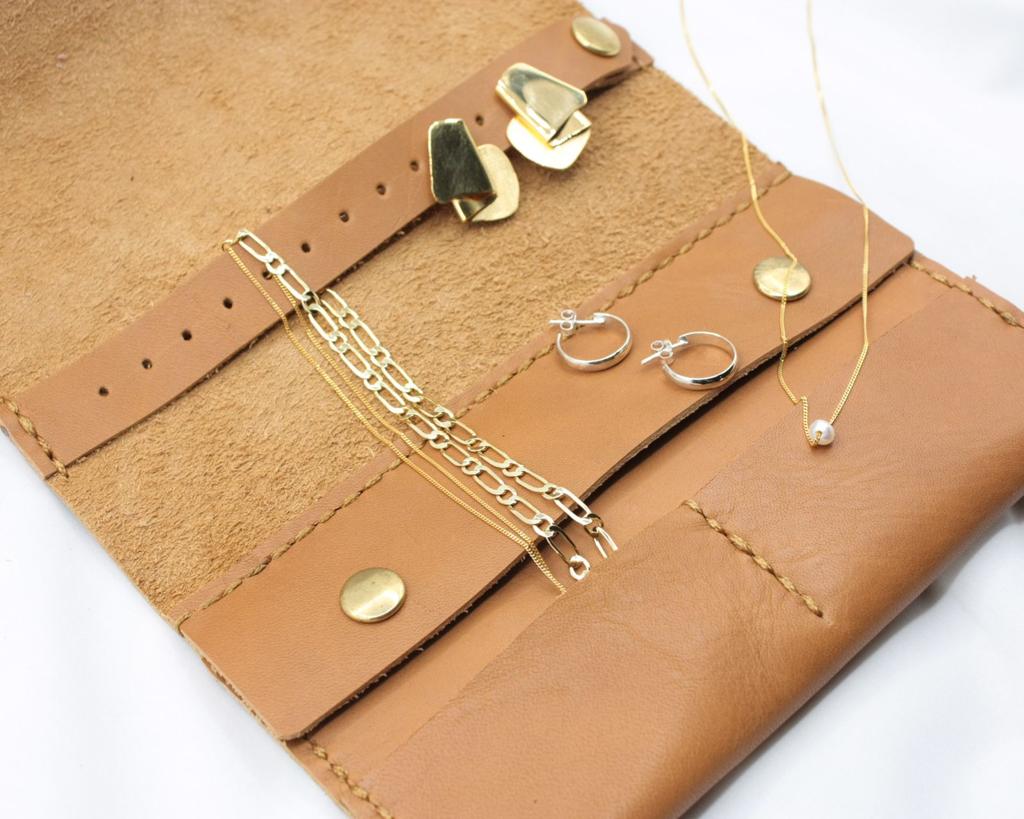 Sanna Leather Jewellery Roll