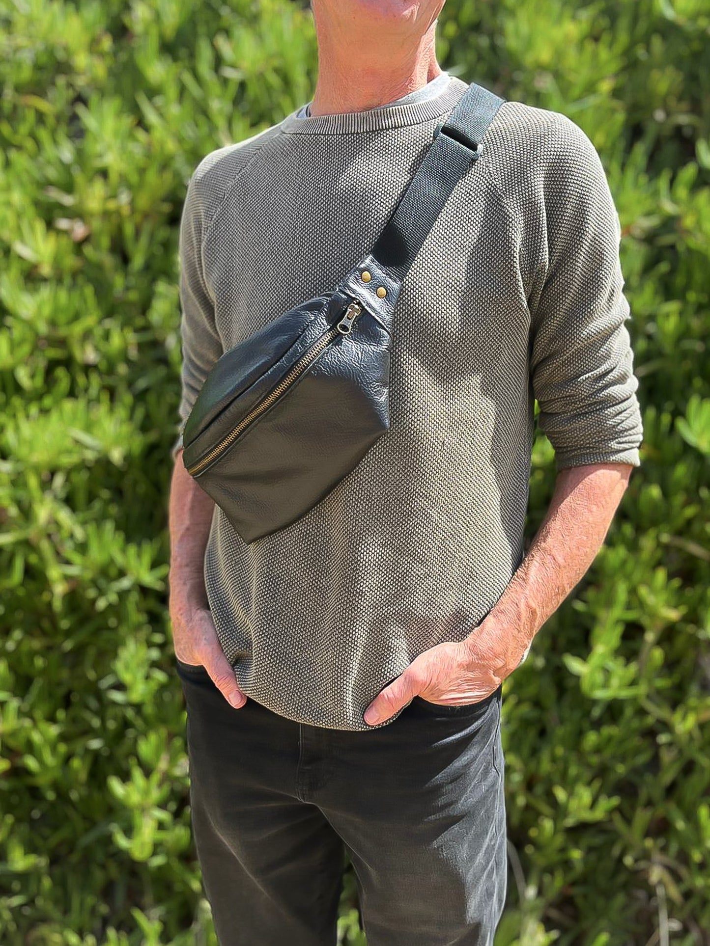 Sanna Leather George soft moonbag