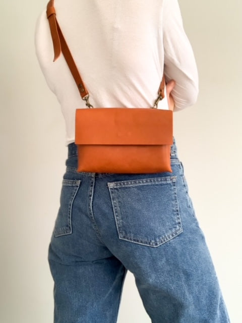 Sanna Leather Lantau unisex handbag