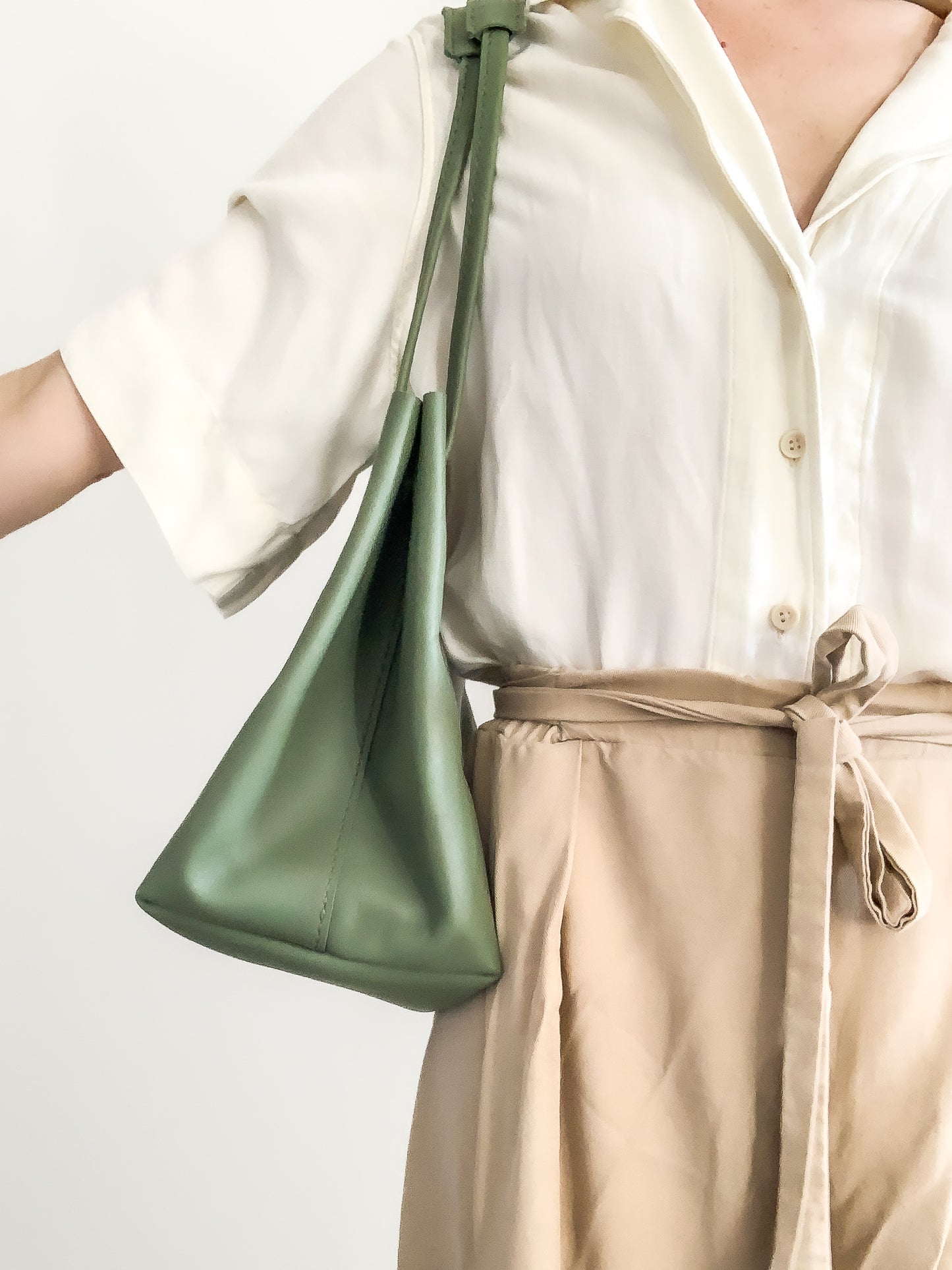 Sanna Leather Aberdeen bucket bag