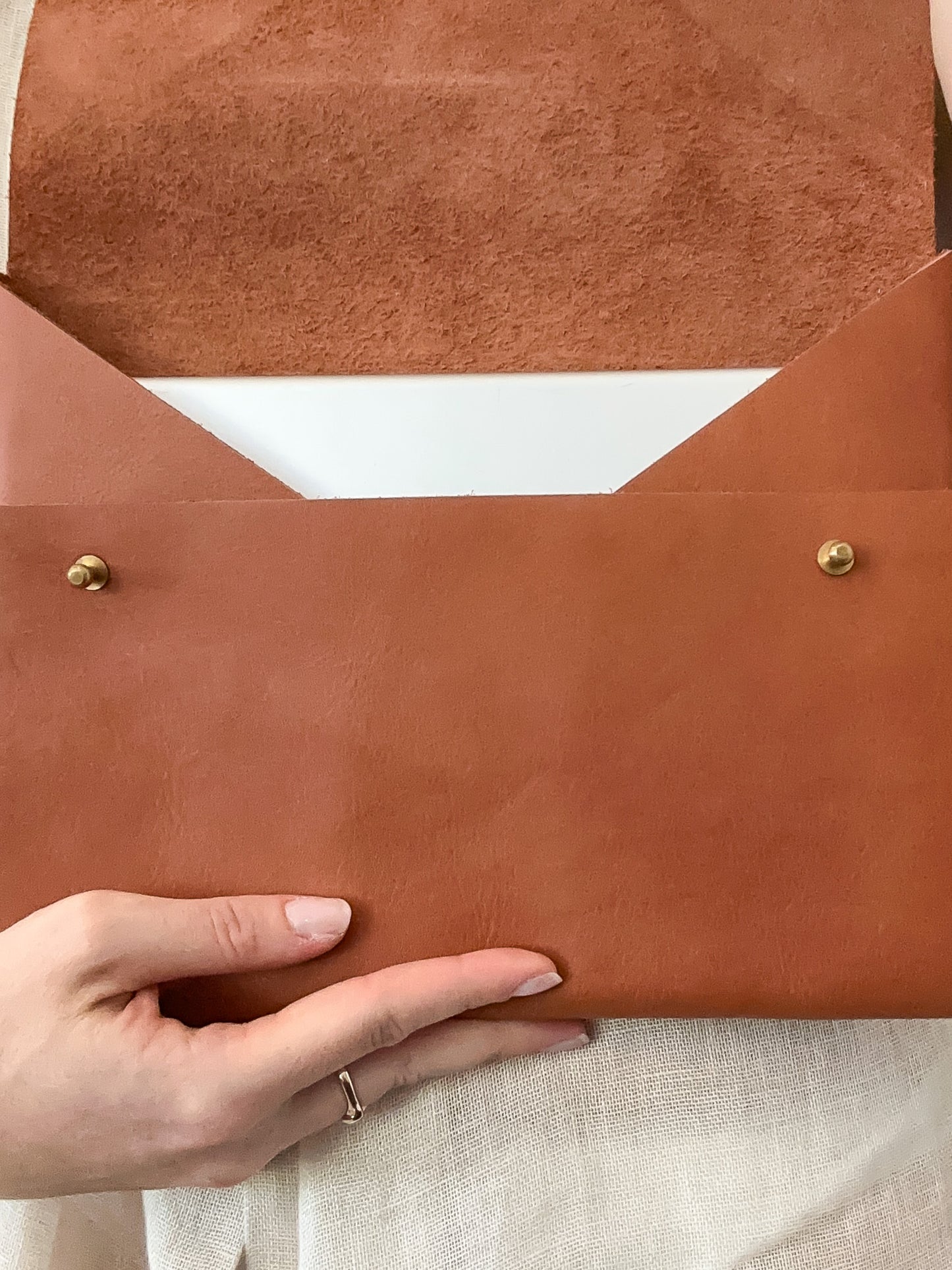 Sanna Leather Tablet / 13 inch Laptop Sleeve