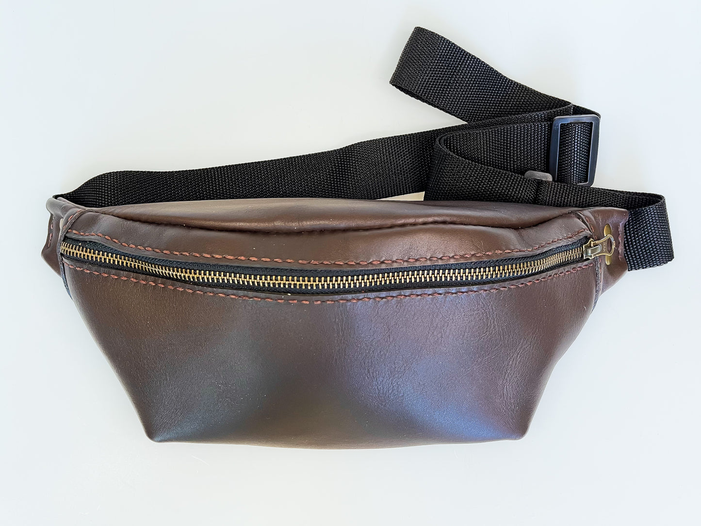 Sanna Leather George moonbag