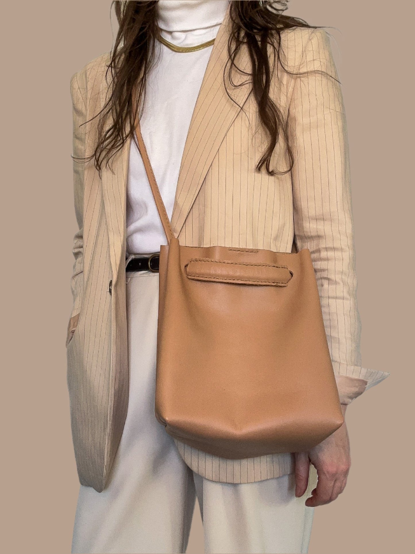 Sanna Leather Aberdeen bucket bag