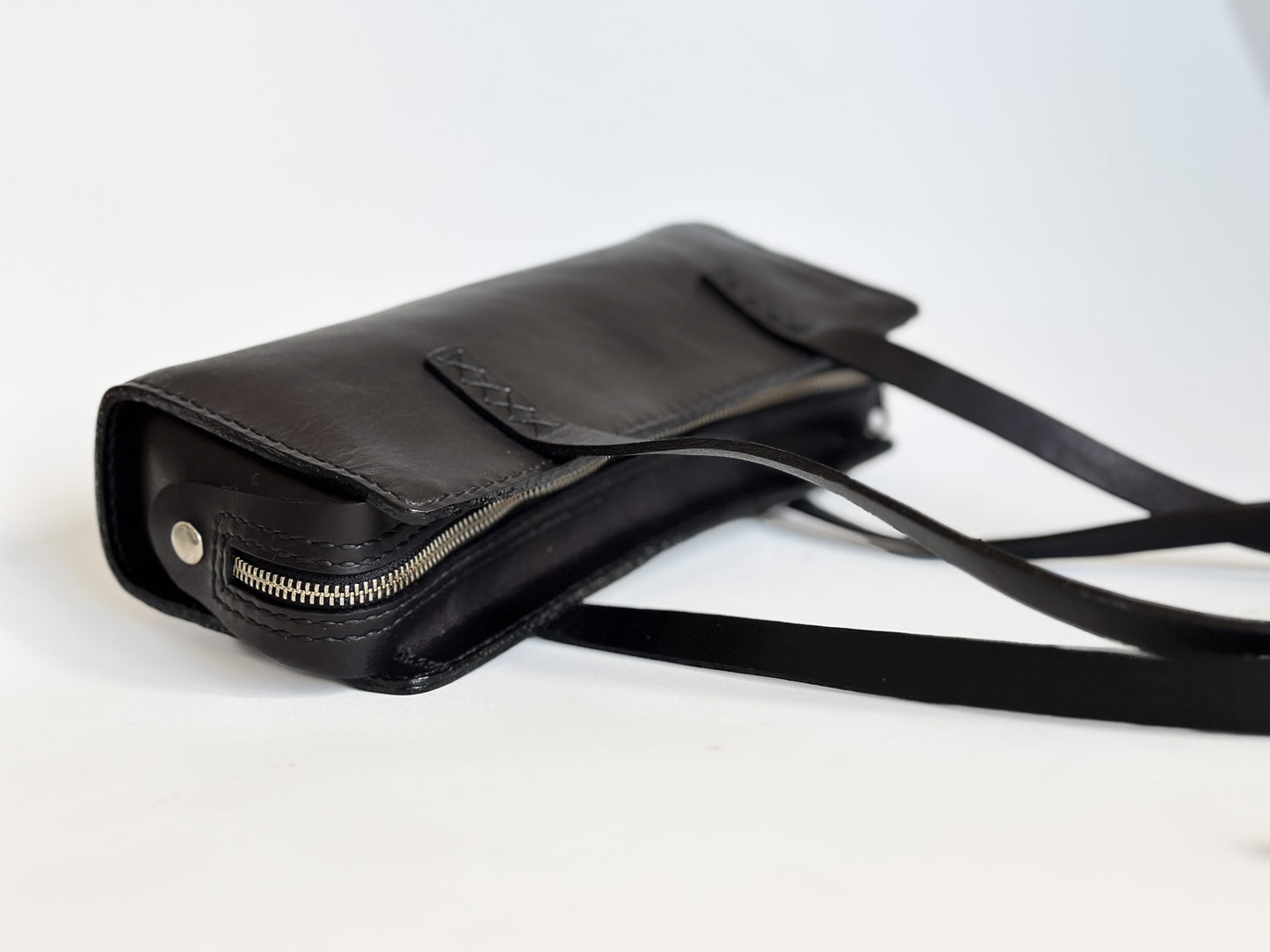 Sanna Leather Karatara handbag