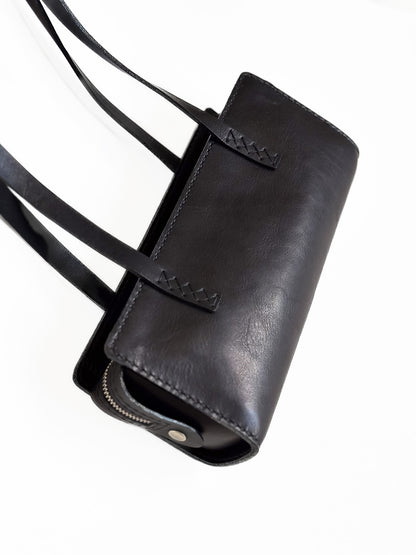 Sanna Leather Karatara handbag