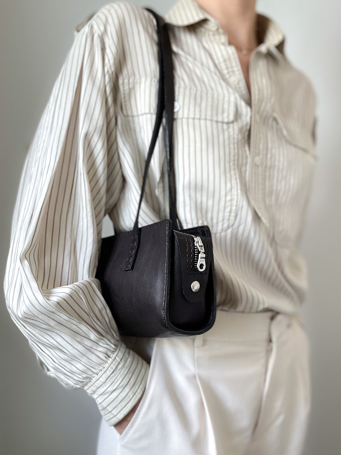 Sanna Leather Karatara handbag