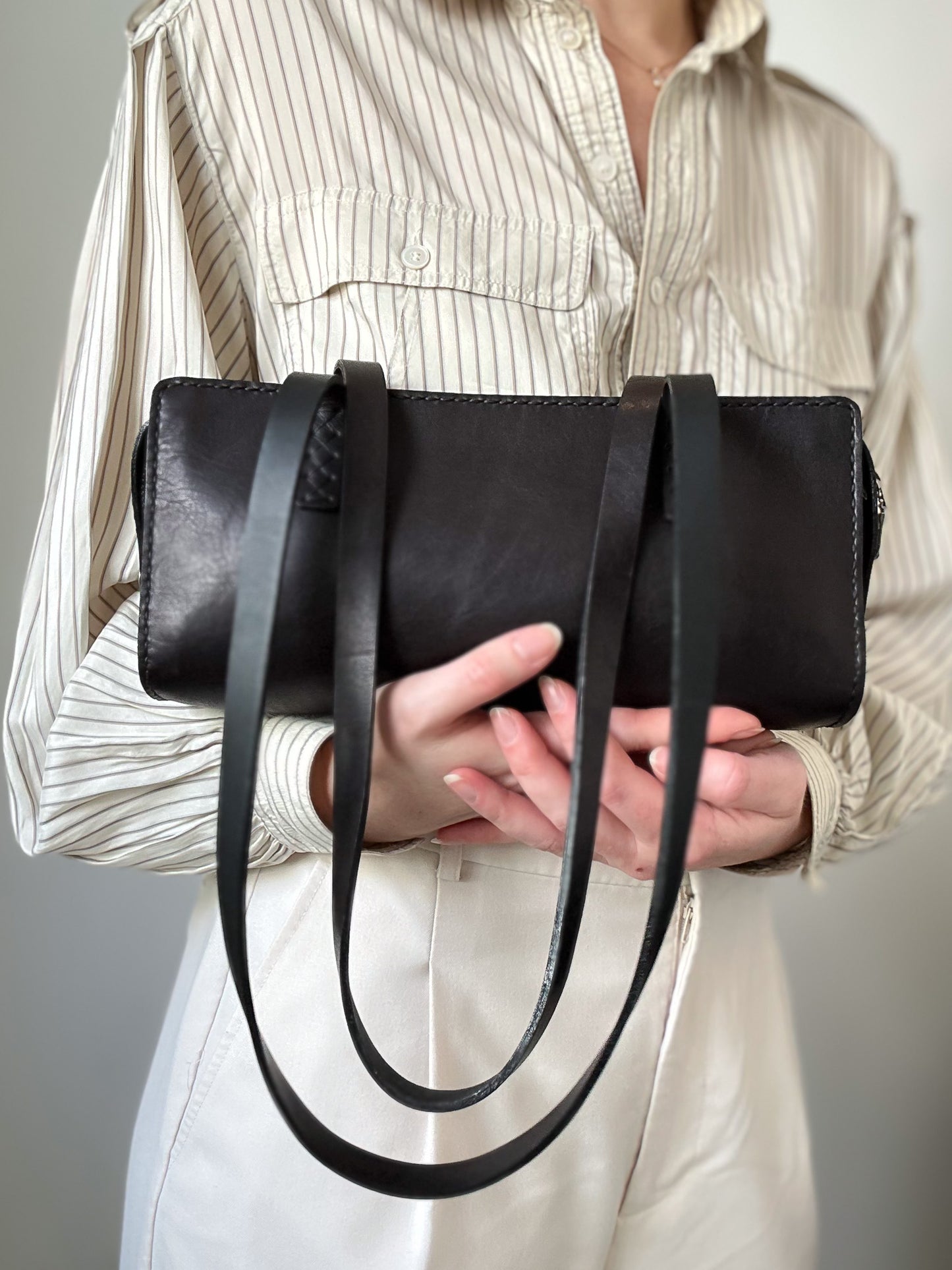 Sanna Leather Karatara handbag
