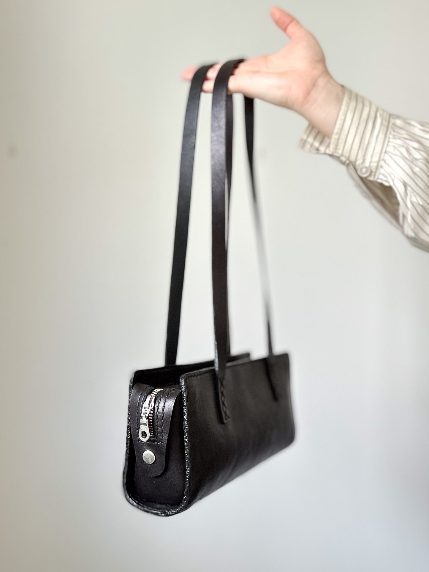 Sanna Leather Karatara handbag
