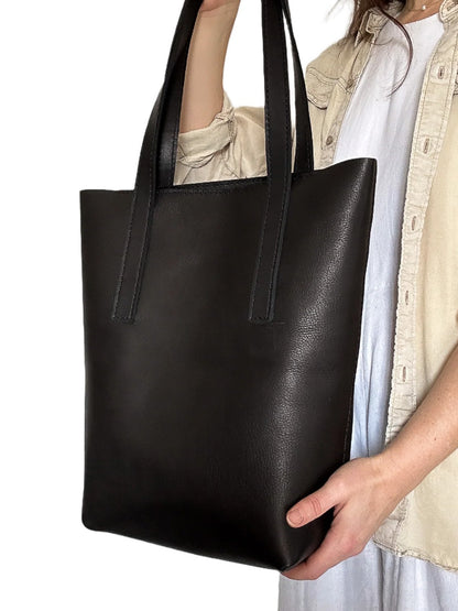 Sanna Leather Paxton go-to tote bag