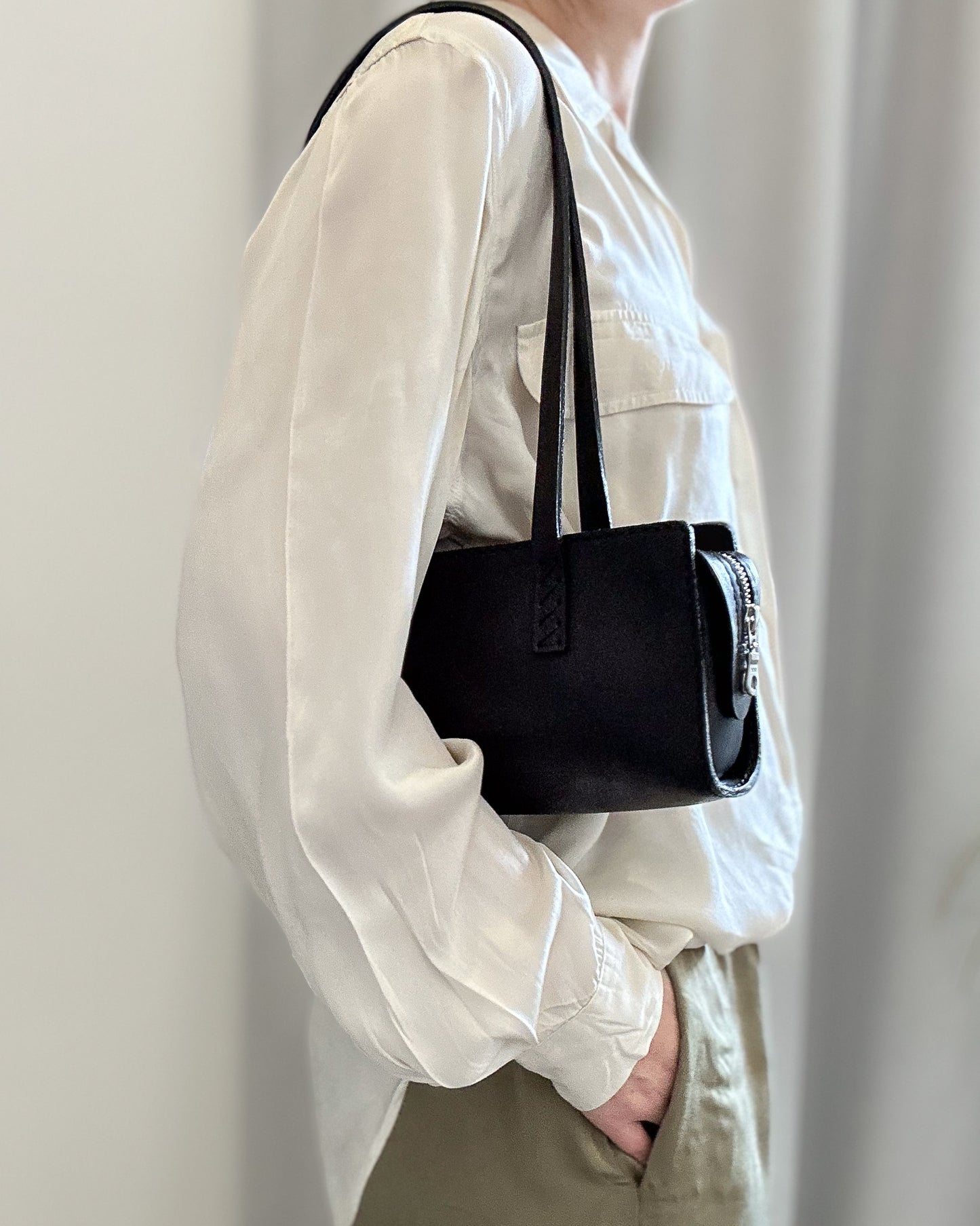 Sanna Leather Karatara handbag